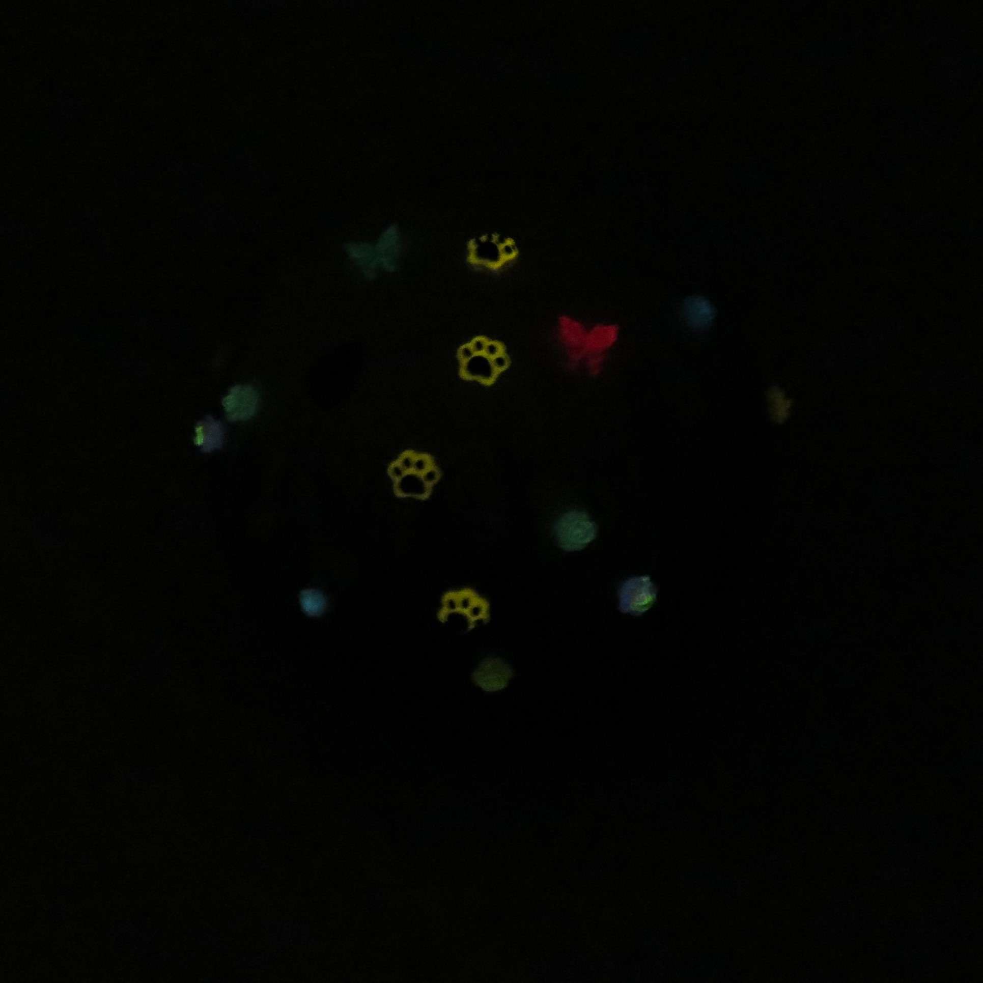 Tieurrne in Kugelform mit Blumenwiese und 3D Blumen