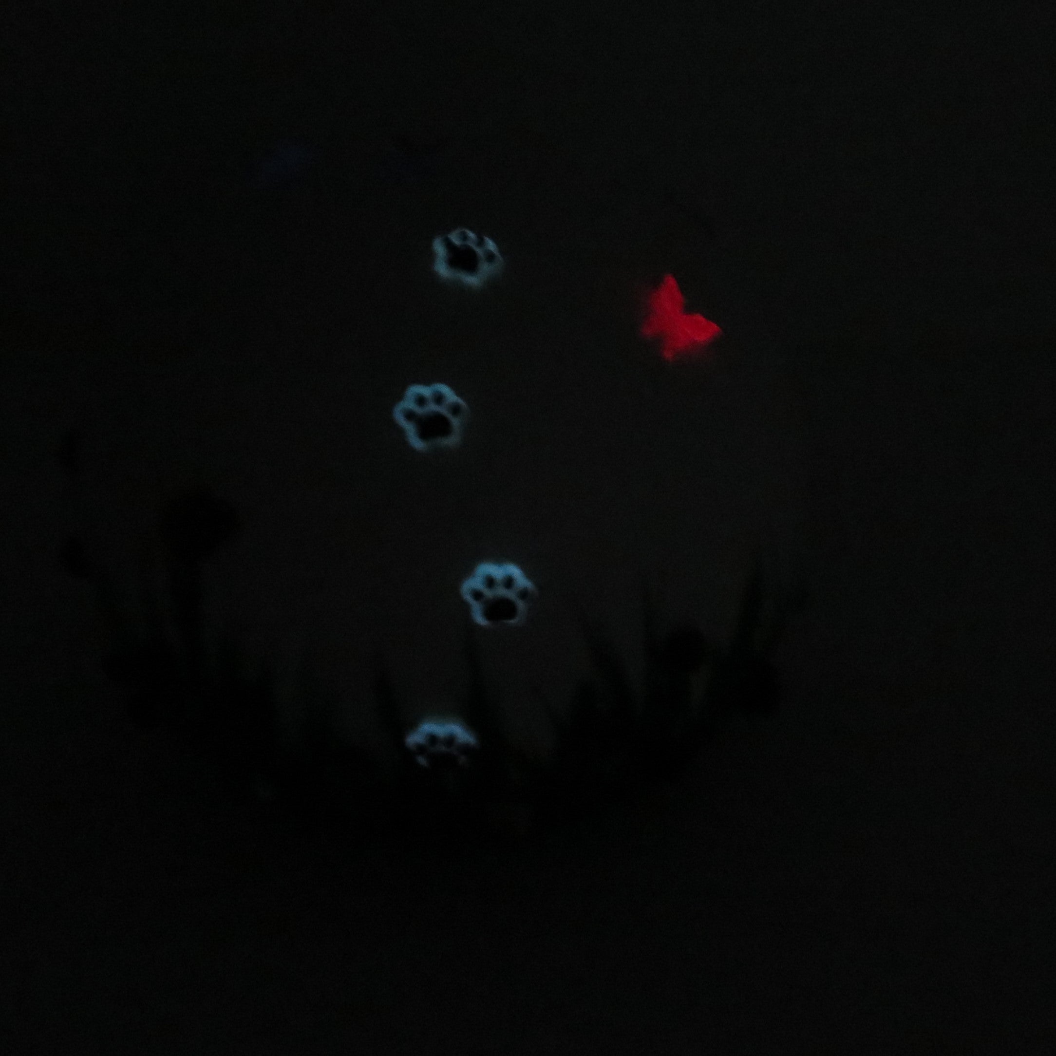 Tieurrne in Kugelform mit Blumenwiese und 3D Blumen