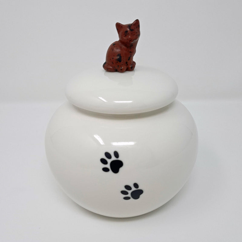 Katzenurne mit rot brauner Katzenfigur