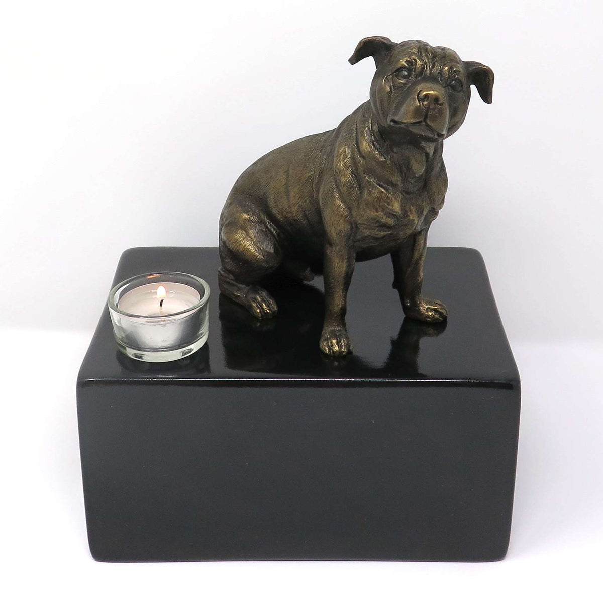 Staffordshire Bullterrier Urne